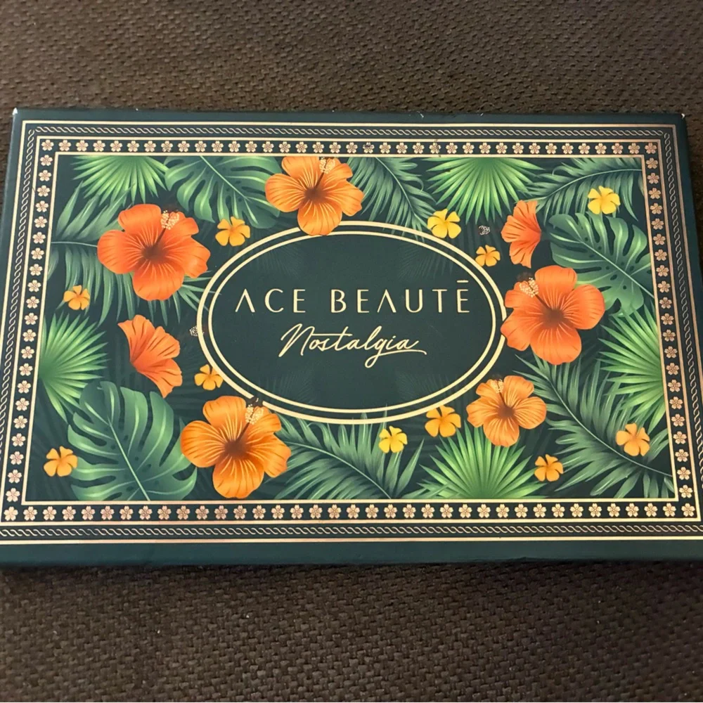 Ace Beauté Nostalgia Eyeshadow Palette. Brand new in box. Fun colours! - Picture 4 of 5
